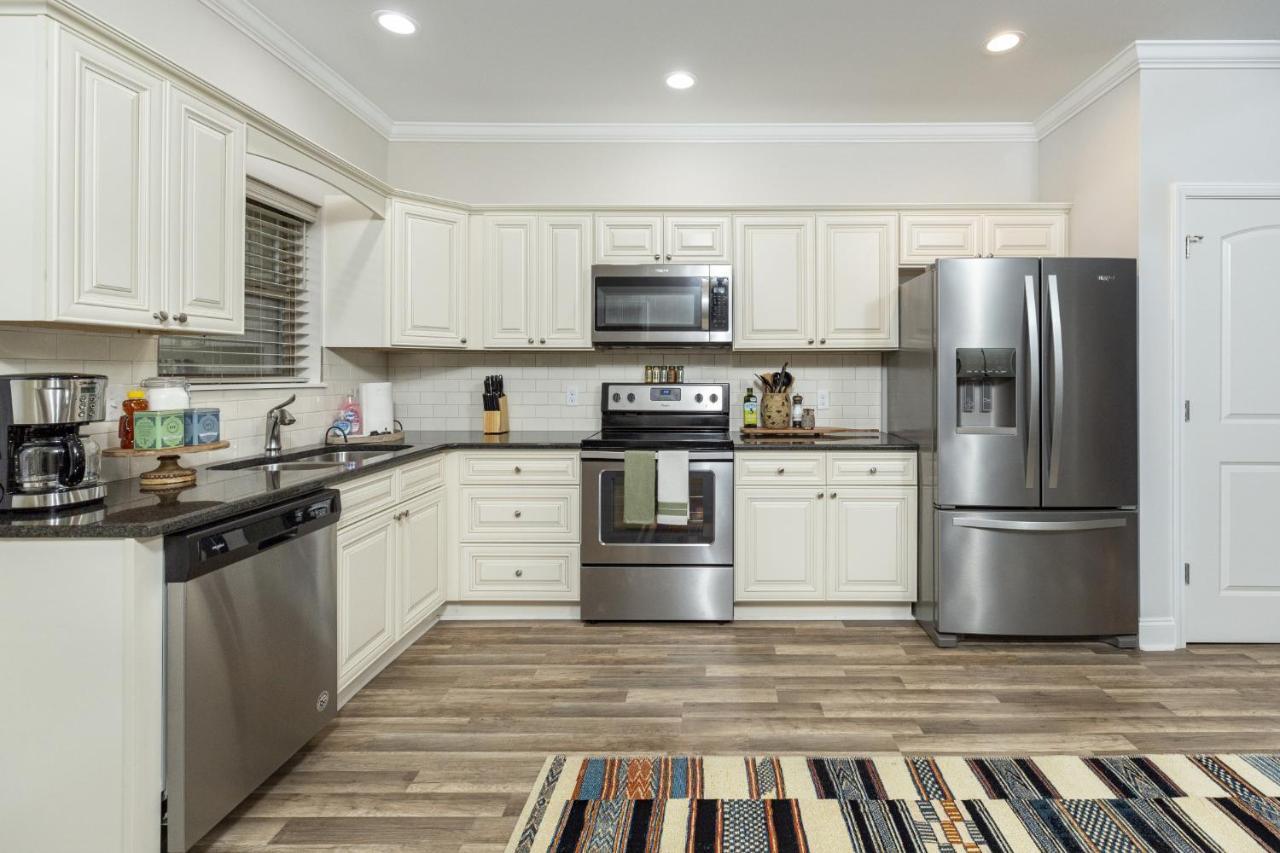 Modern Cades Cove Condo W Community Pool Townsend Kültér fotó