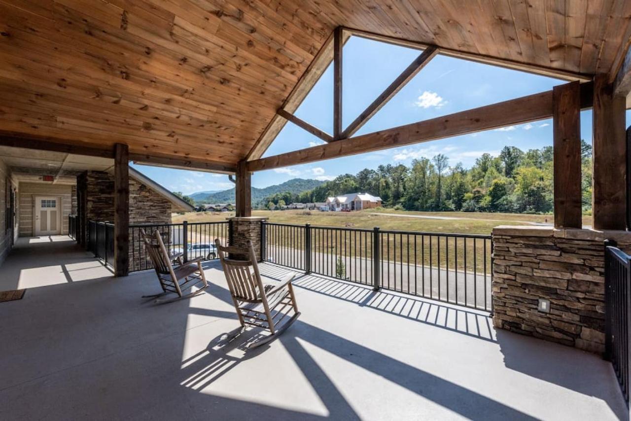 Modern Cades Cove Condo W Community Pool Townsend Kültér fotó