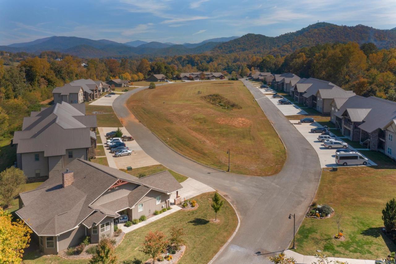 Modern Cades Cove Condo W Community Pool Townsend Kültér fotó